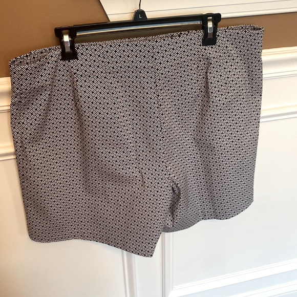 Cato Est. 1946 NWT Black & White Design Skort Women - Sz 18W Pull On - Picture 4 of 14